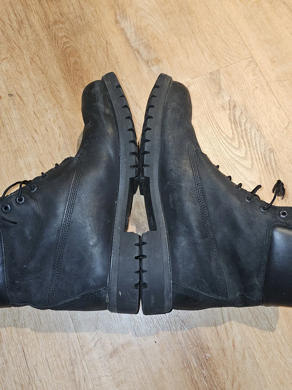 Timberland Men's Black Lace-Up Leather Work Boots - Picture 5 of 6